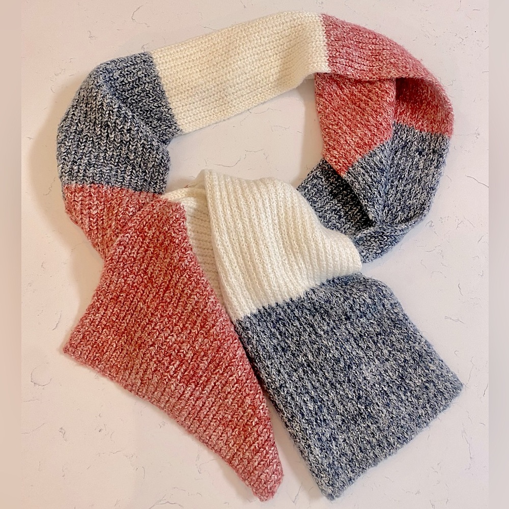 Tommy Hilfiger Knit Scarf
